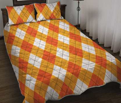White And Orange Argyle Pattern Print Quilt Bed Set