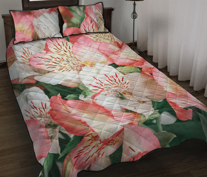 White And Pink Alstroemeria Print Quilt Bed Set