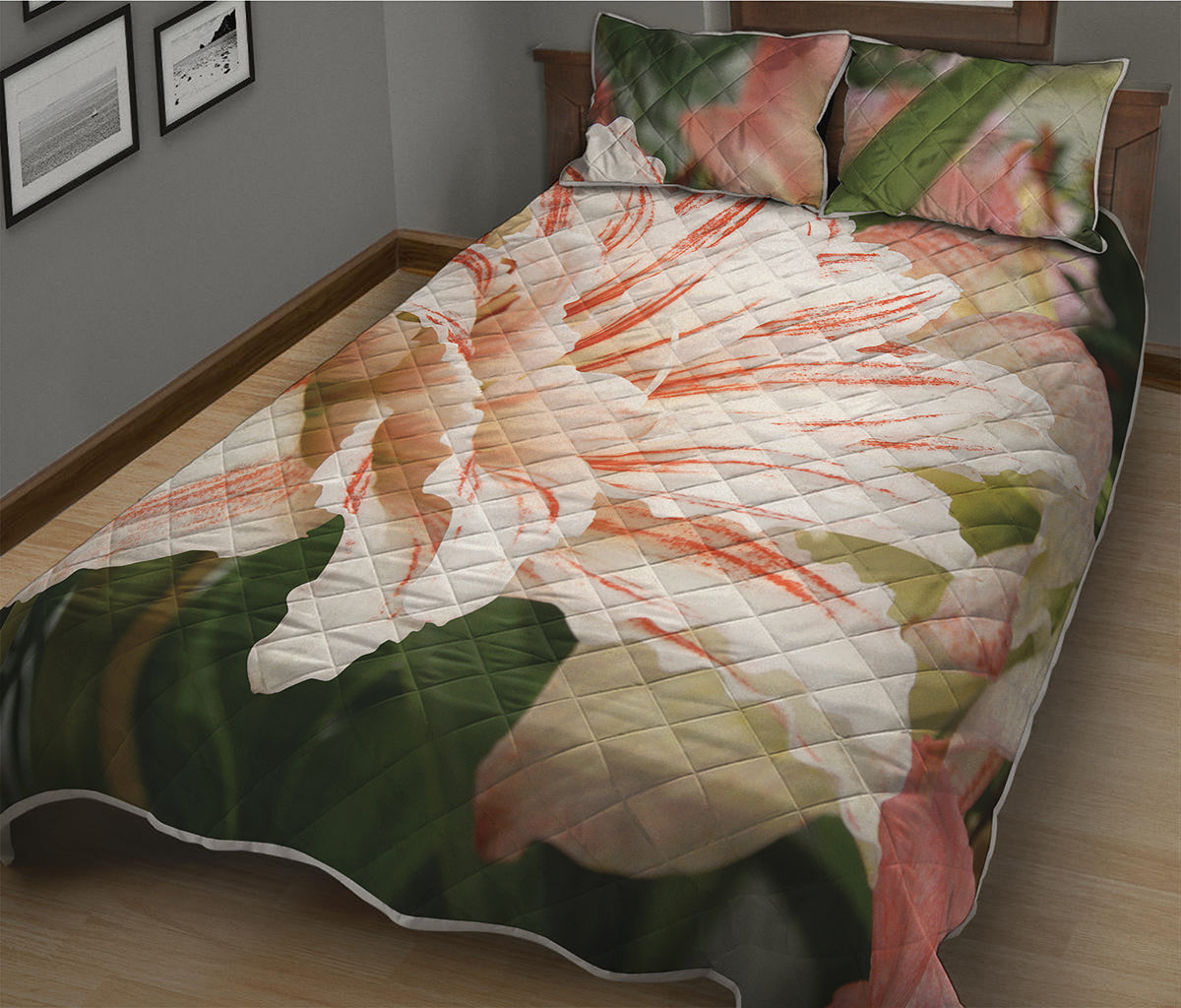 White And Pink Amaryllis Print Quilt Bed Set