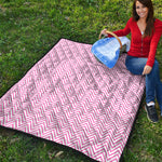 White And Pink Zigzag Pattern Print Quilt