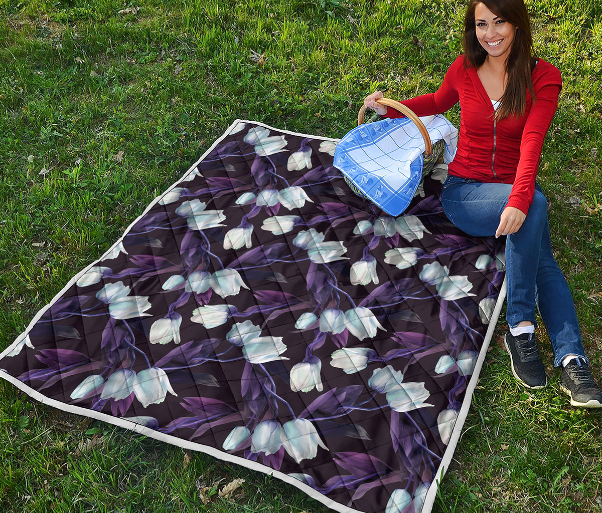 White And Purple Tulip Pattern Print Quilt