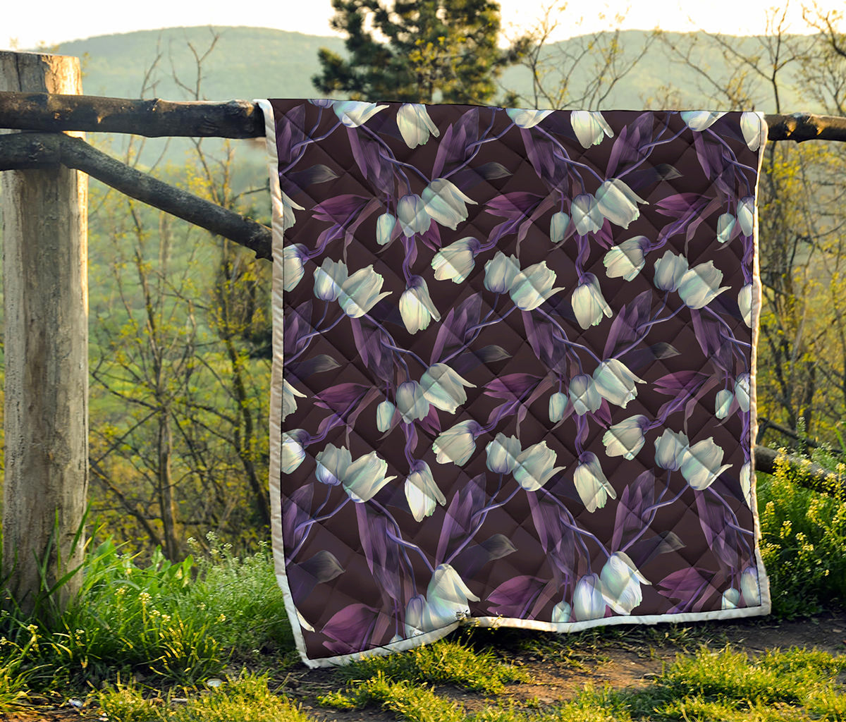 White And Purple Tulip Pattern Print Quilt