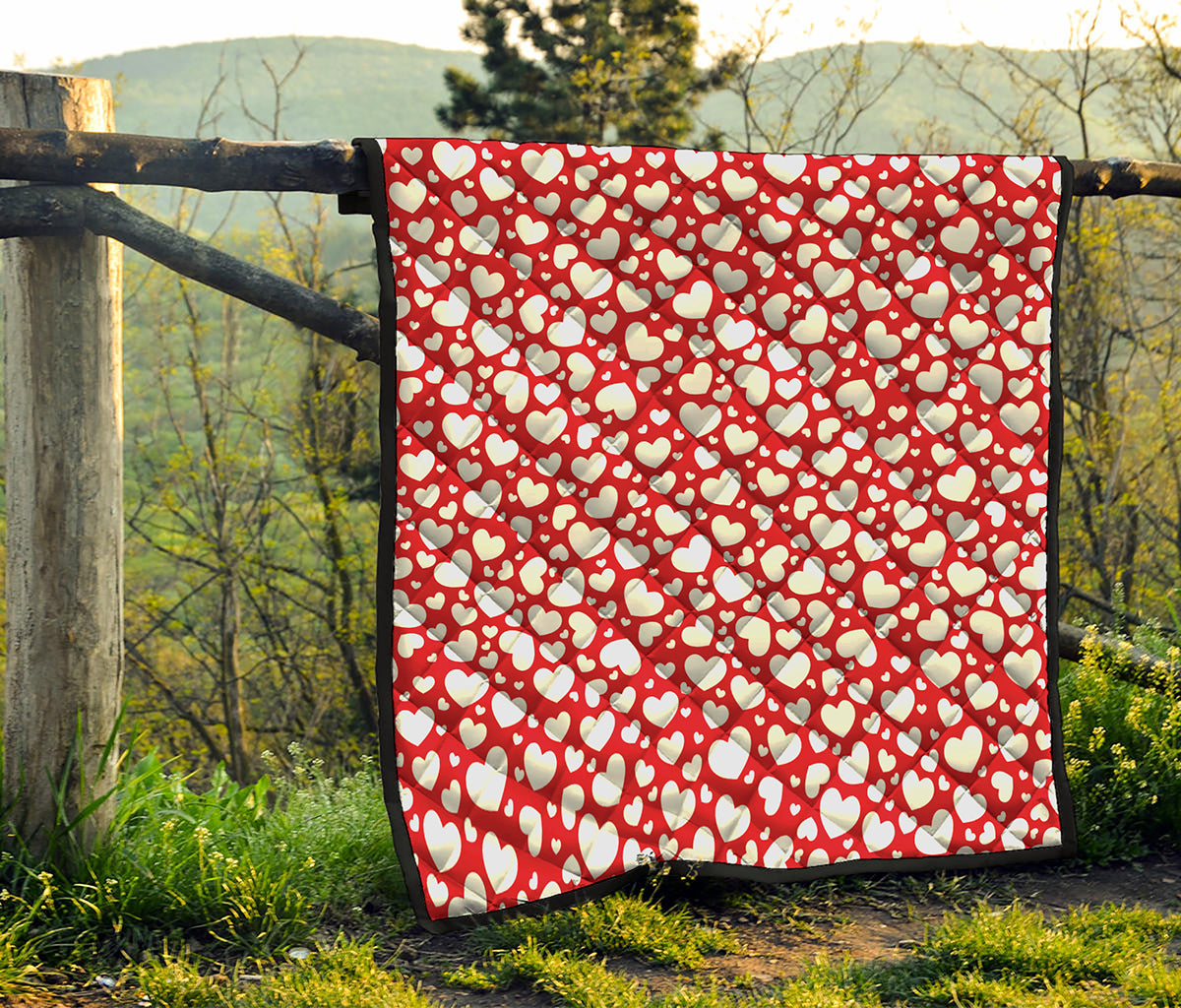 White And Red Heart Pattern Print Quilt