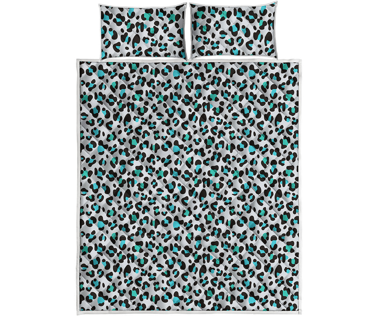 White And Teal Leopard Print Quilt Bed Set