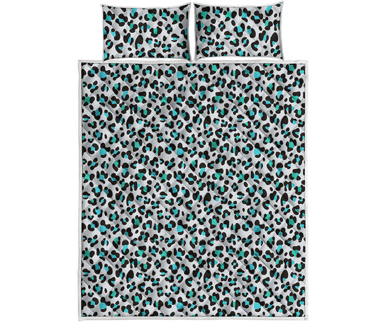 White And Teal Leopard Print Quilt Bed Set