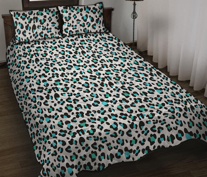White And Teal Leopard Print Quilt Bed Set