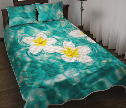White And Yellow Plumeria In Water Print Quilt Bed Set