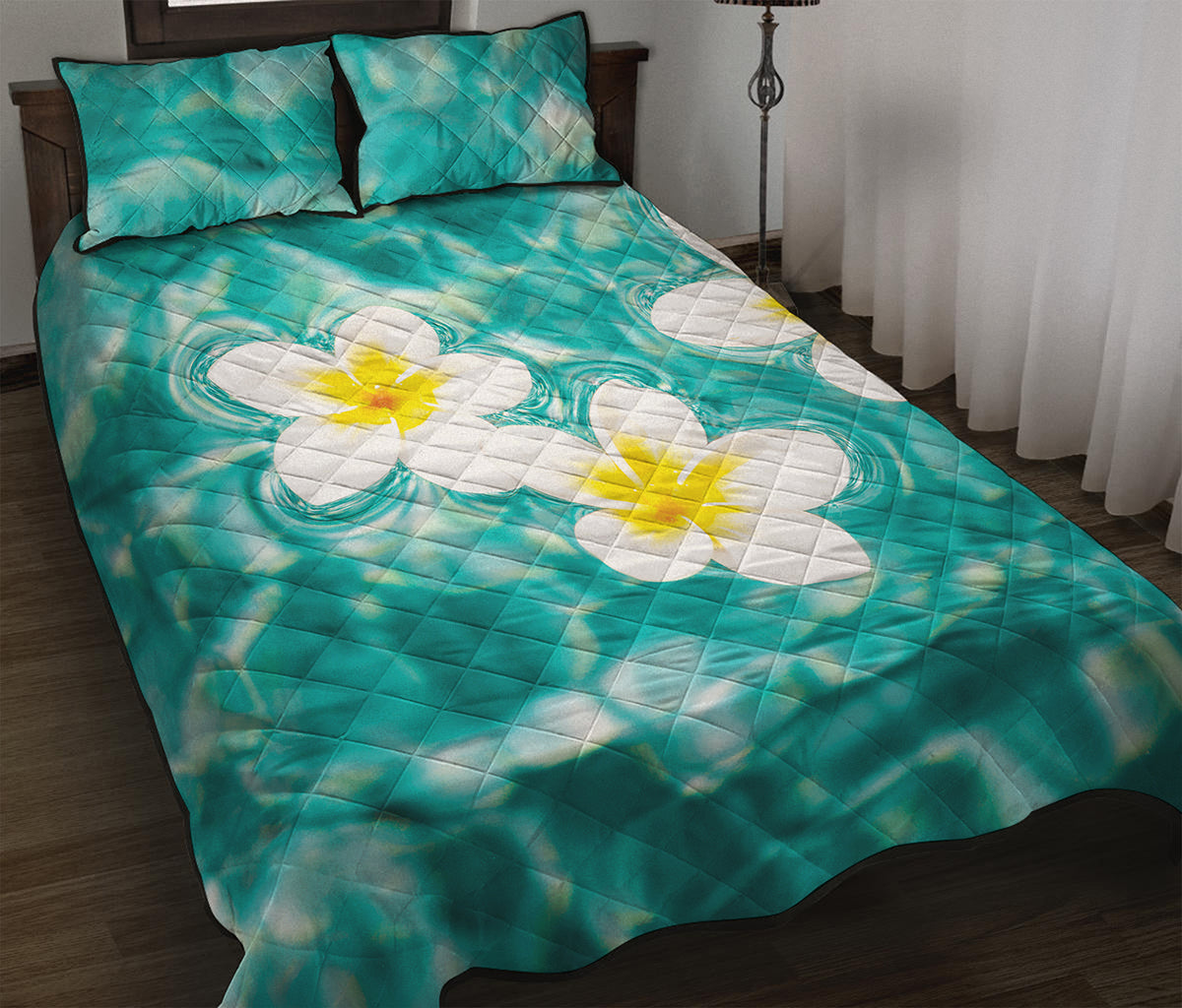 White And Yellow Plumeria In Water Print Quilt Bed Set