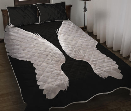 White Angel Wings Print Quilt Bed Set