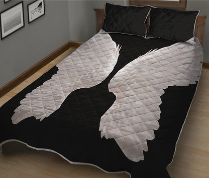 White Angel Wings Print Quilt Bed Set