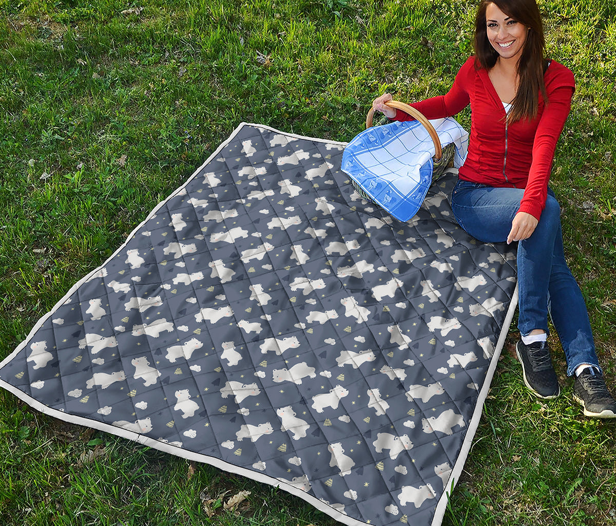 White Baby Polar Bear Pattern Print Quilt