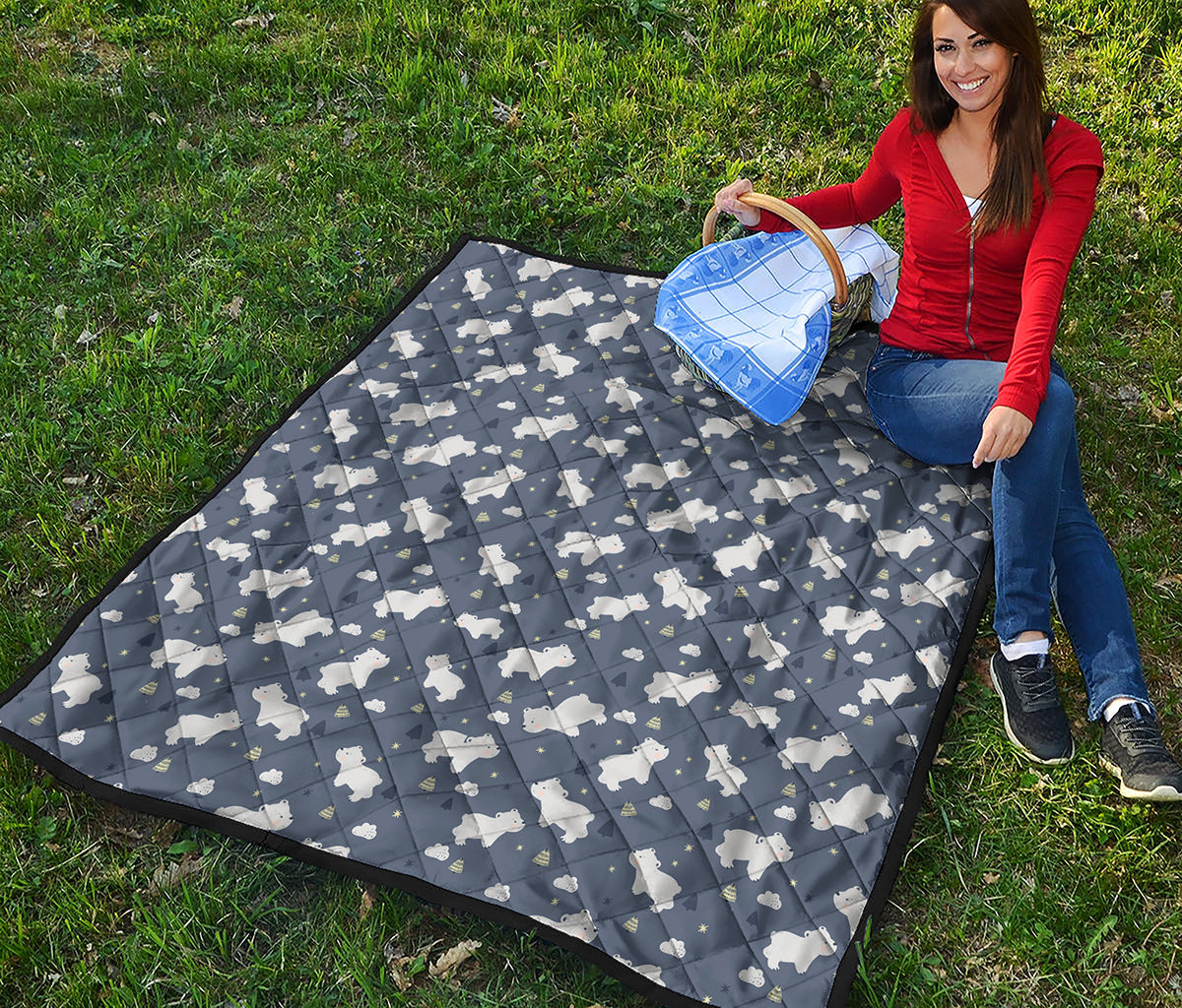 White Baby Polar Bear Pattern Print Quilt