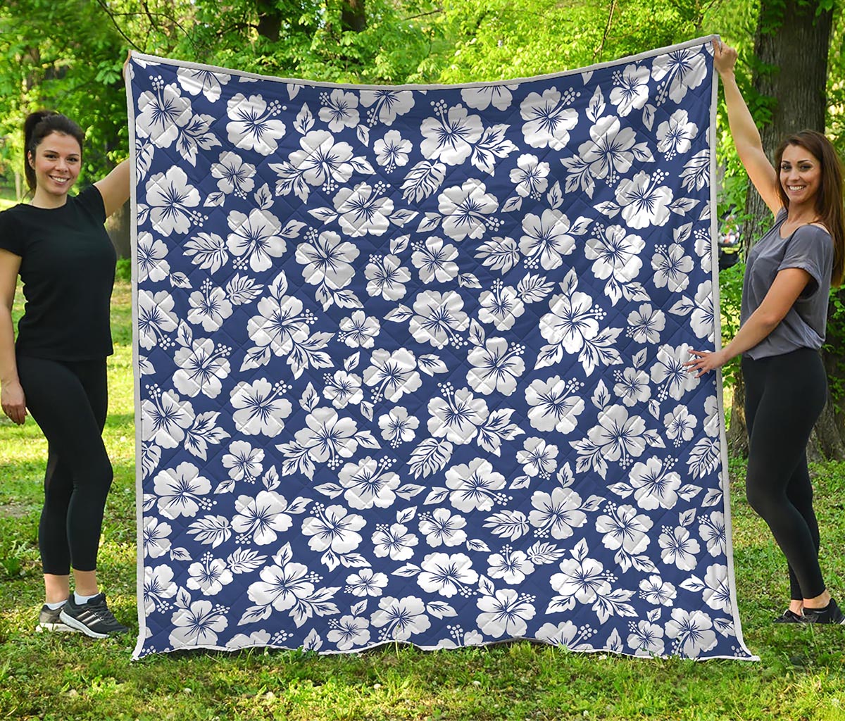 White Blue Hibiscus Floral Pattern Print Quilt