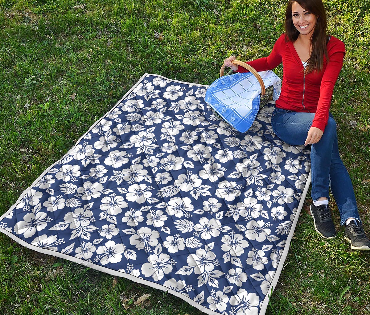 White Blue Hibiscus Floral Pattern Print Quilt