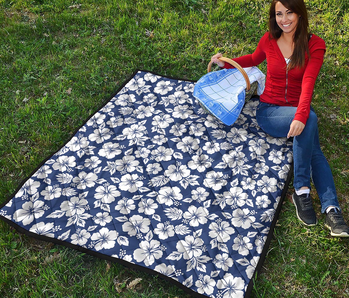 White Blue Hibiscus Floral Pattern Print Quilt