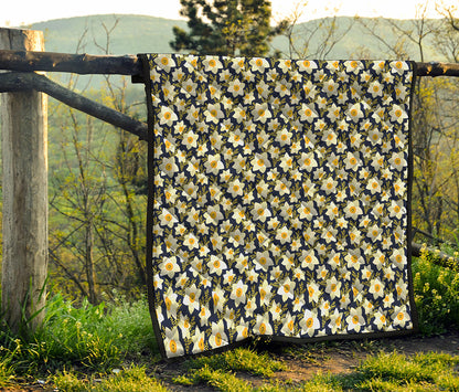 White Daffodil Flower Pattern Print Quilt