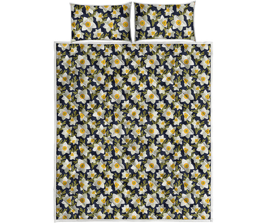 White Daffodil Flower Pattern Print Quilt Bed Set