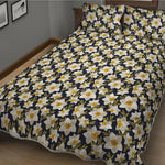 White Daffodil Flower Pattern Print Quilt Bed Set