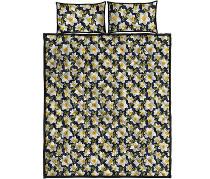 White Daffodil Flower Pattern Print Quilt Bed Set