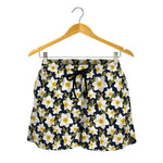 White Daffodil Flower Pattern Print Women's Shorts