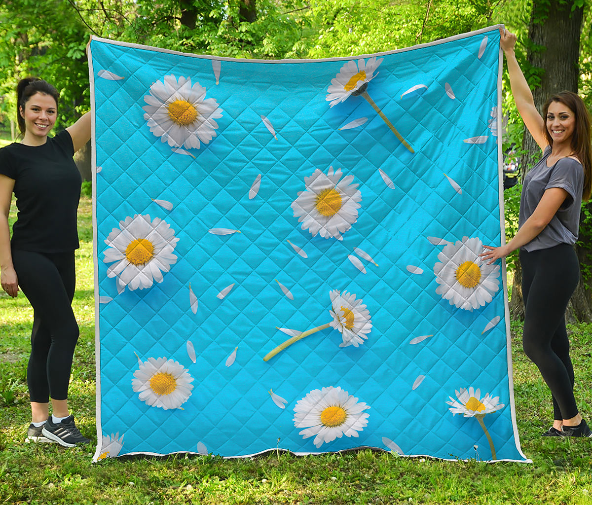 White Daisy Flower Print Quilt