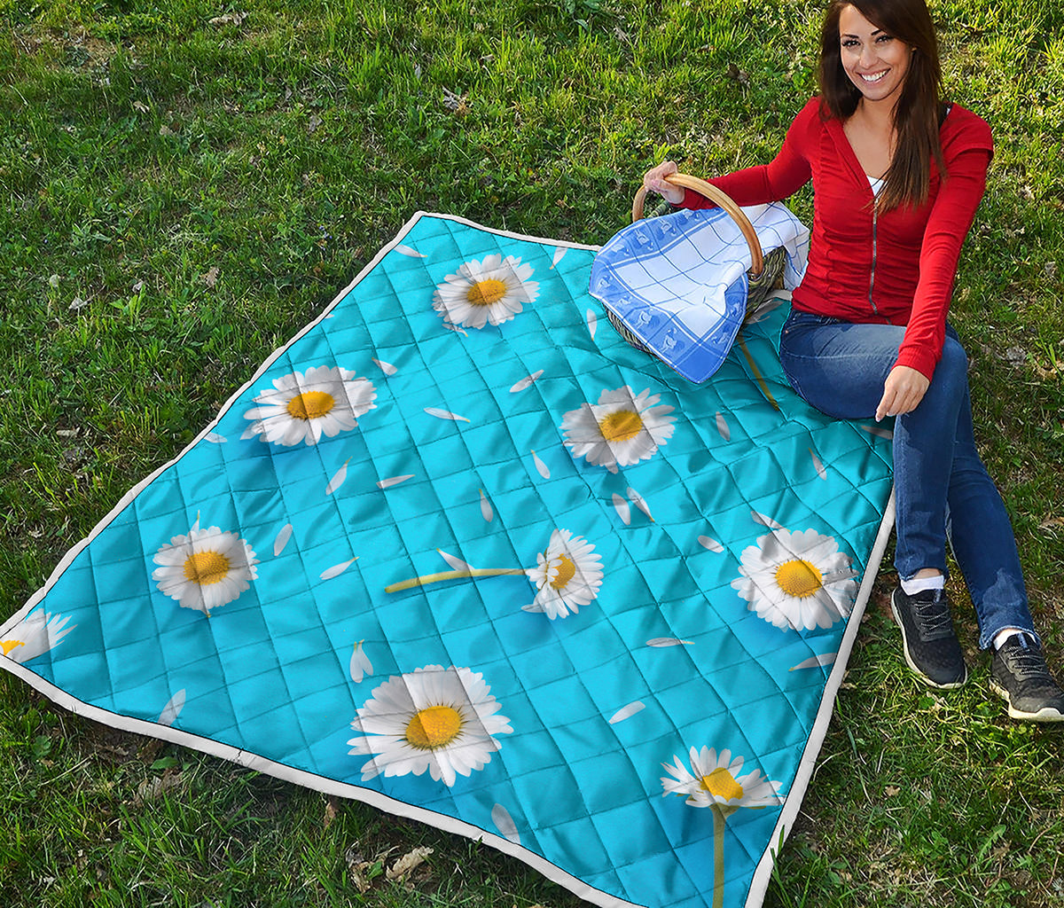 White Daisy Flower Print Quilt