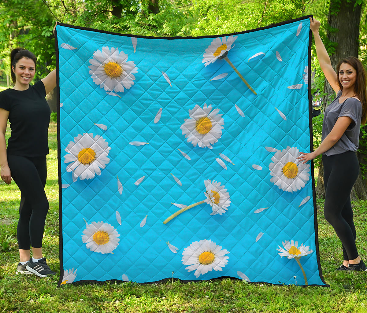 White Daisy Flower Print Quilt