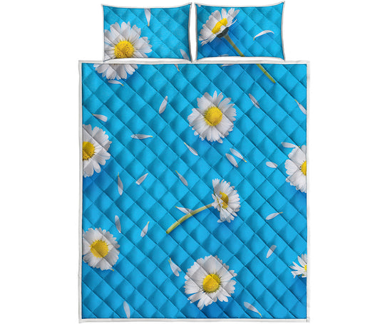 White Daisy Flower Print Quilt Bed Set