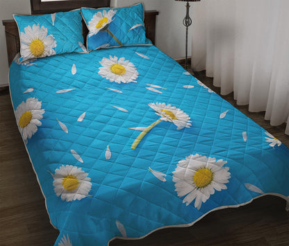 White Daisy Flower Print Quilt Bed Set