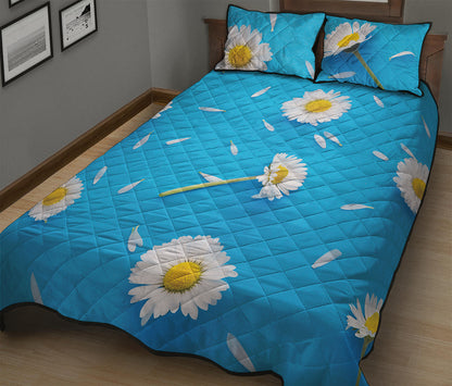 White Daisy Flower Print Quilt Bed Set