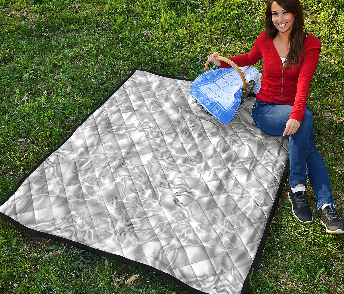 White Electric Lightning Print Quilt