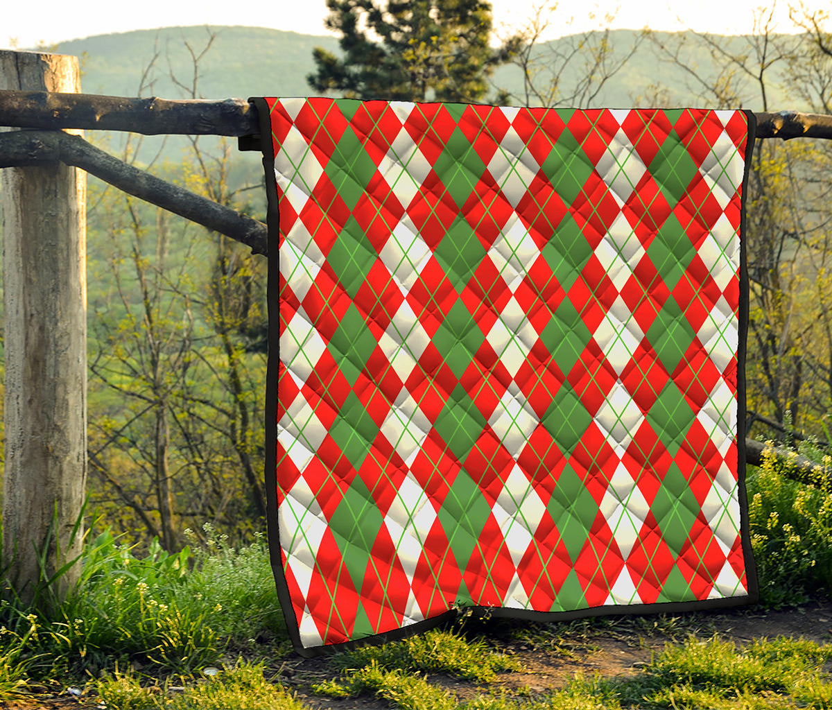 White Green And Red Argyle Pattern Print Quilt
