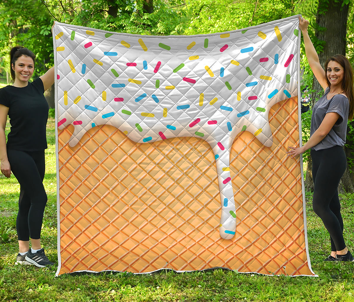 White Ice Cream Melted Print Quilt