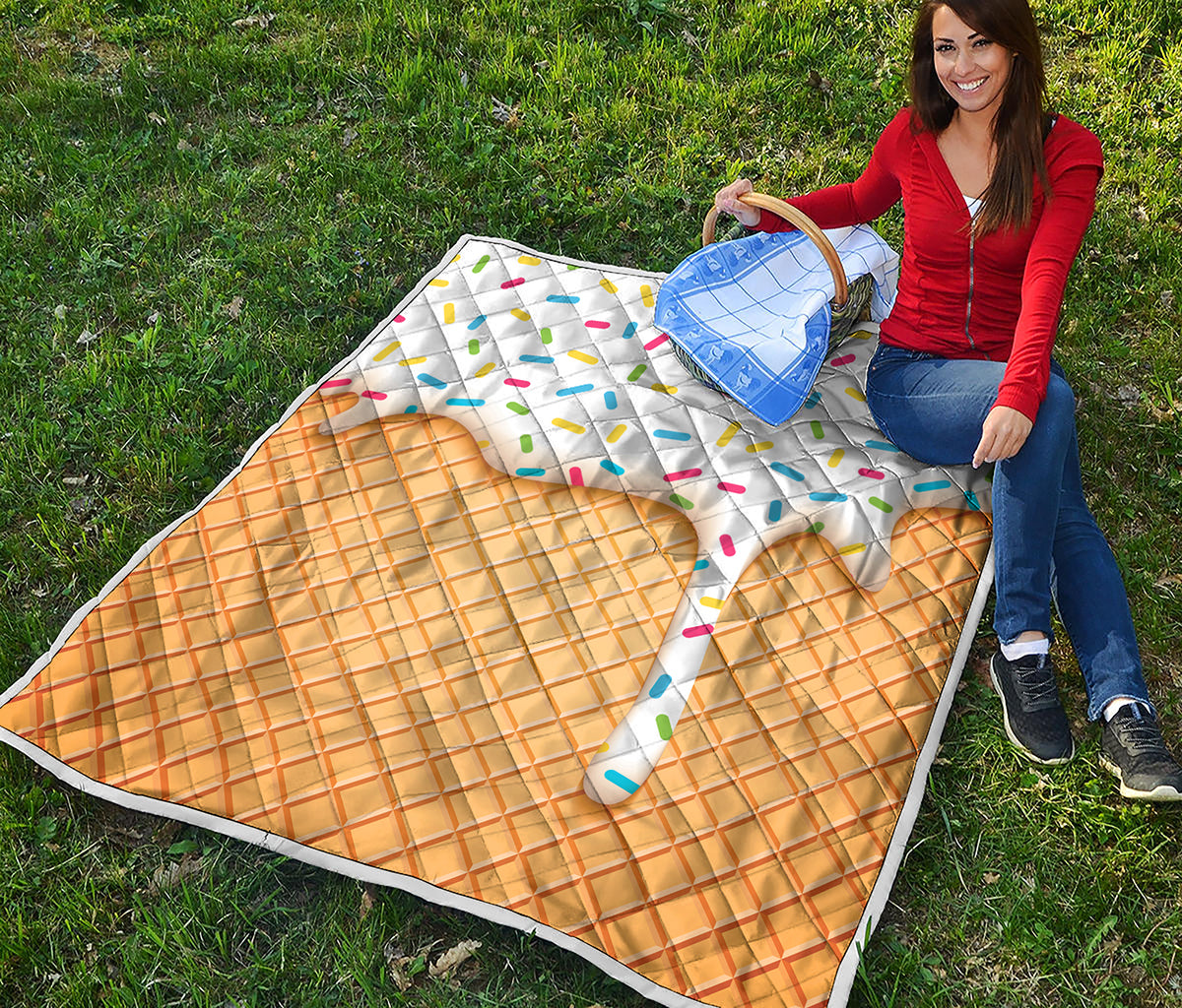White Ice Cream Melted Print Quilt