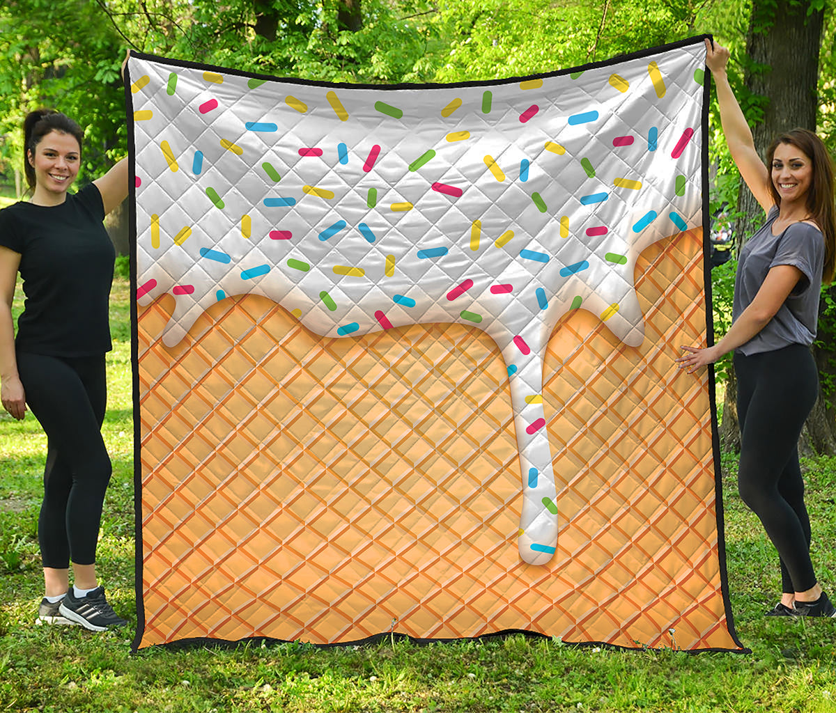 White Ice Cream Melted Print Quilt