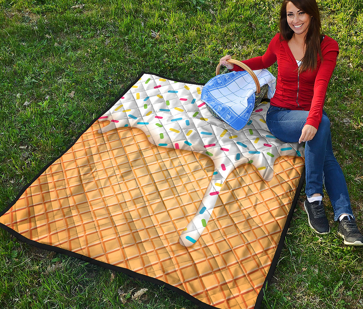 White Ice Cream Melted Print Quilt