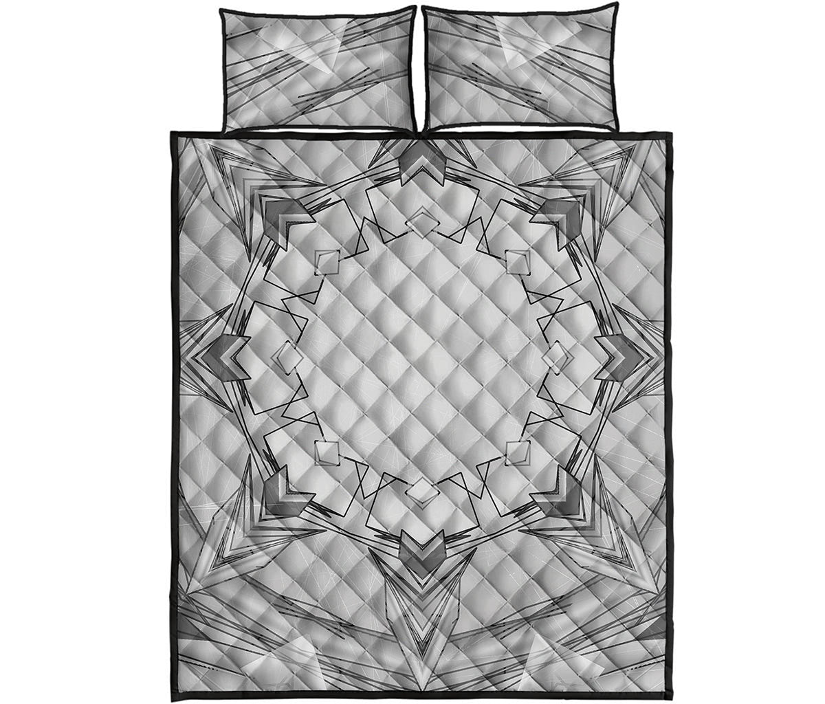 White Kaleidoscope Print Quilt Bed Set