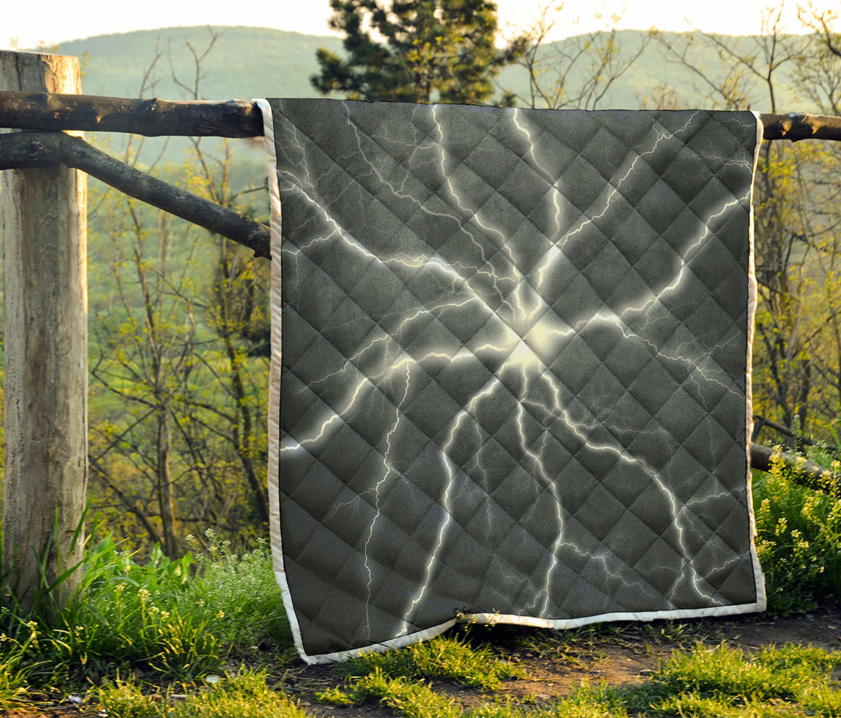 White Lightning Print Quilt