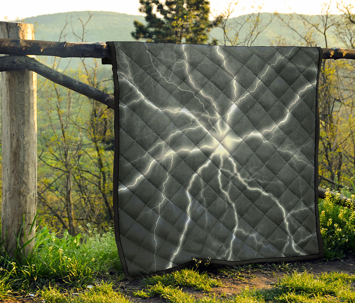 White Lightning Print Quilt