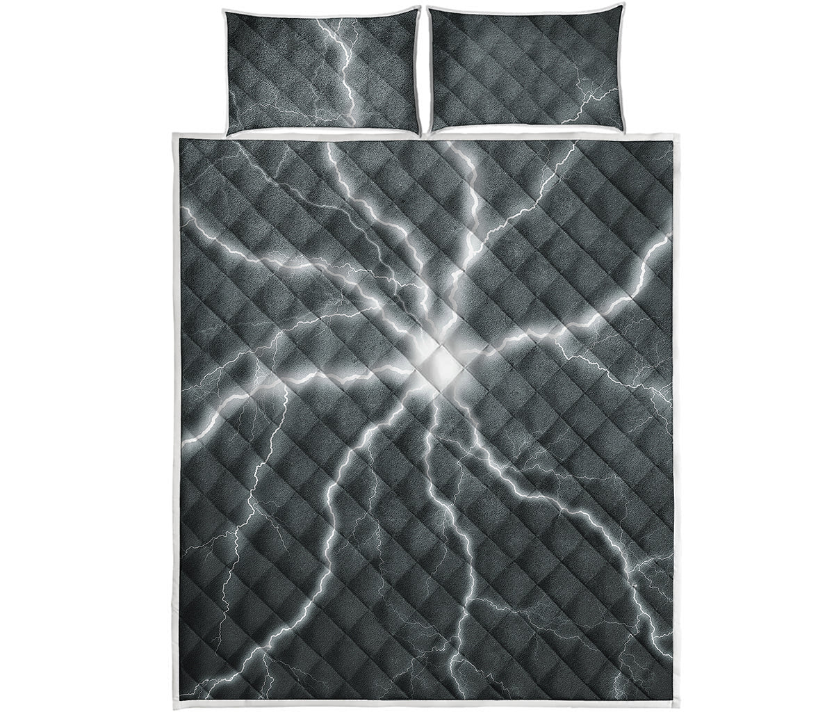 White Lightning Print Quilt Bed Set