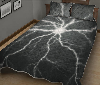 White Lightning Print Quilt Bed Set