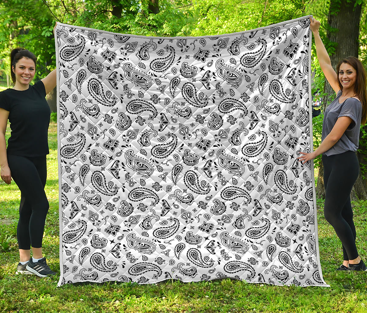 White Paisley Bandana Pattern Print Quilt