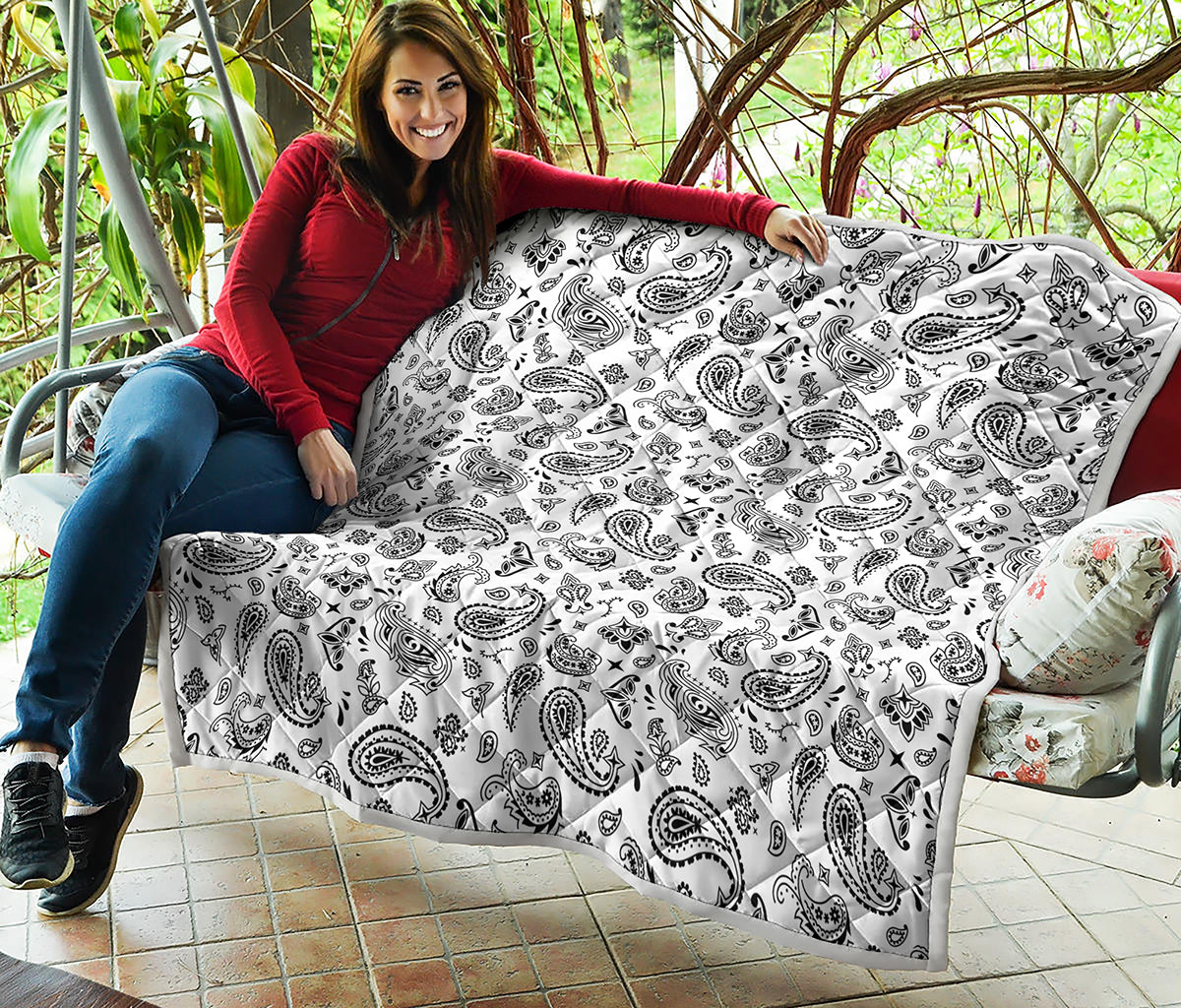 White Paisley Bandana Pattern Print Quilt
