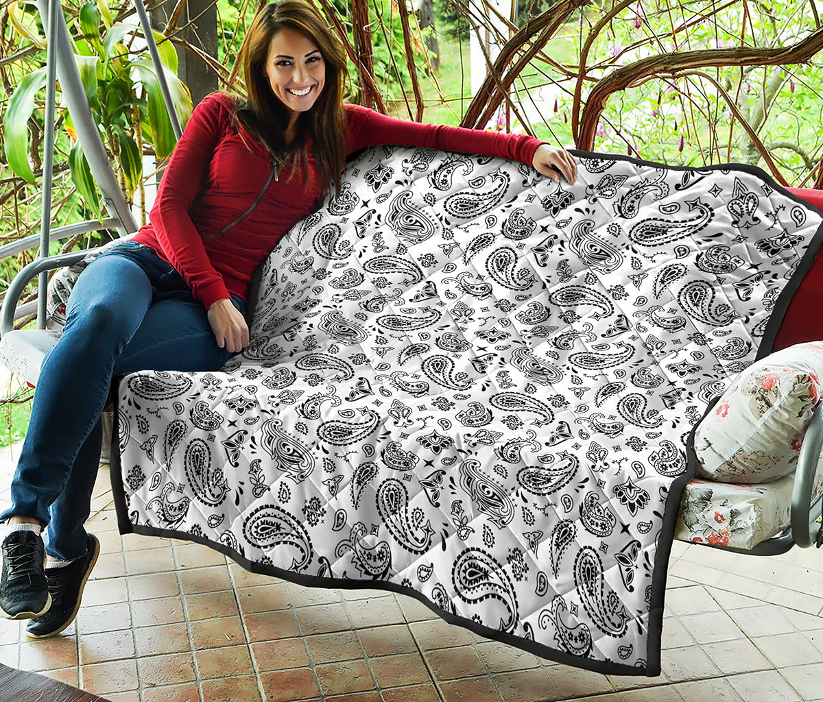White Paisley Bandana Pattern Print Quilt
