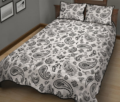 White Paisley Bandana Pattern Print Quilt Bed Set