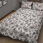White Paisley Bandana Pattern Print Quilt Bed Set