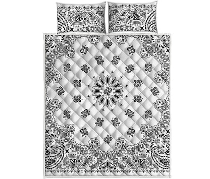 White Paisley Bandana Print Quilt Bed Set
