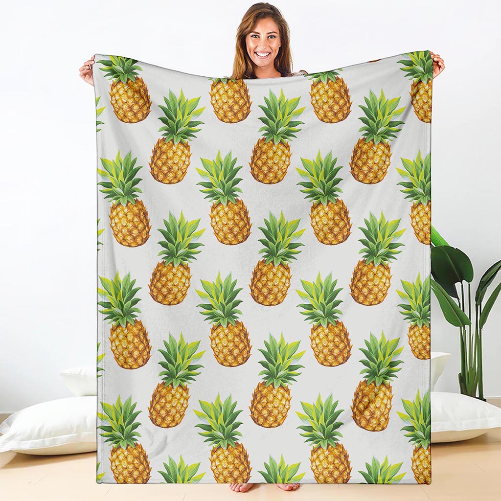 White Pineapple Pattern Print Blanket