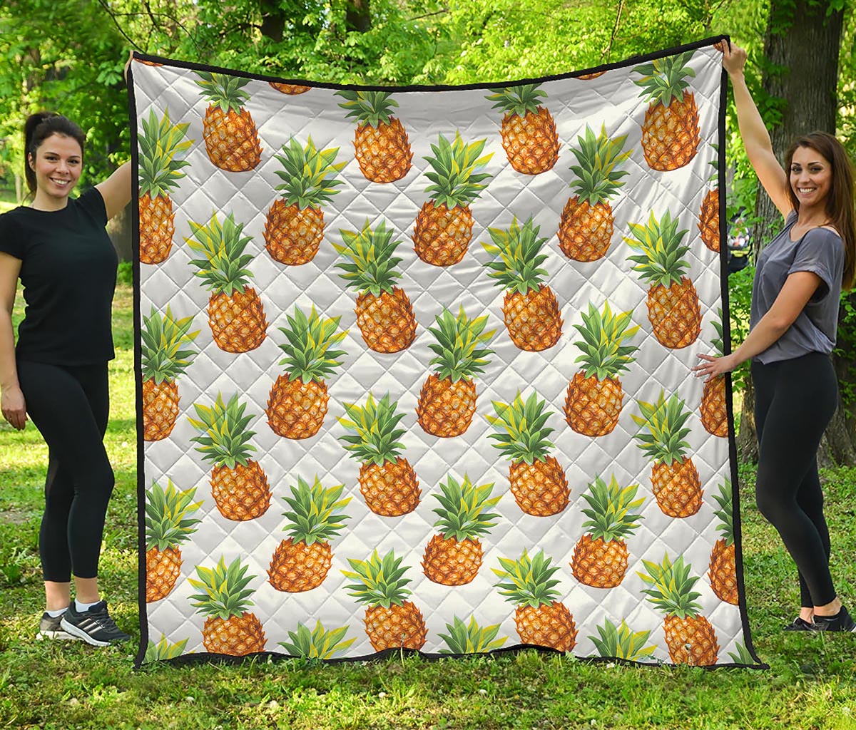 White Pineapple Pattern Print Quilt