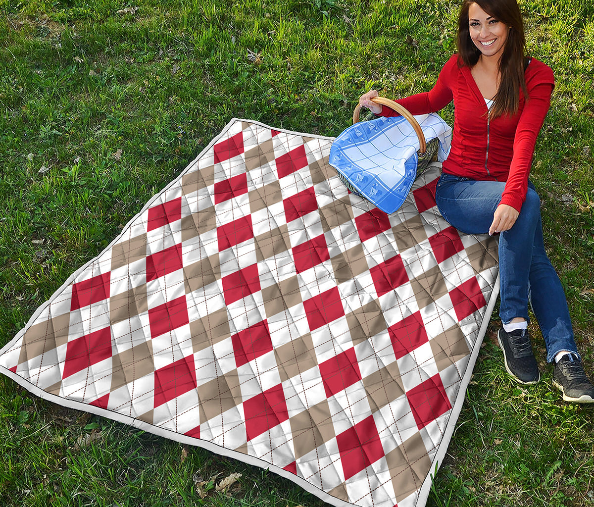 White Red And Beige Argyle Pattern Print Quilt